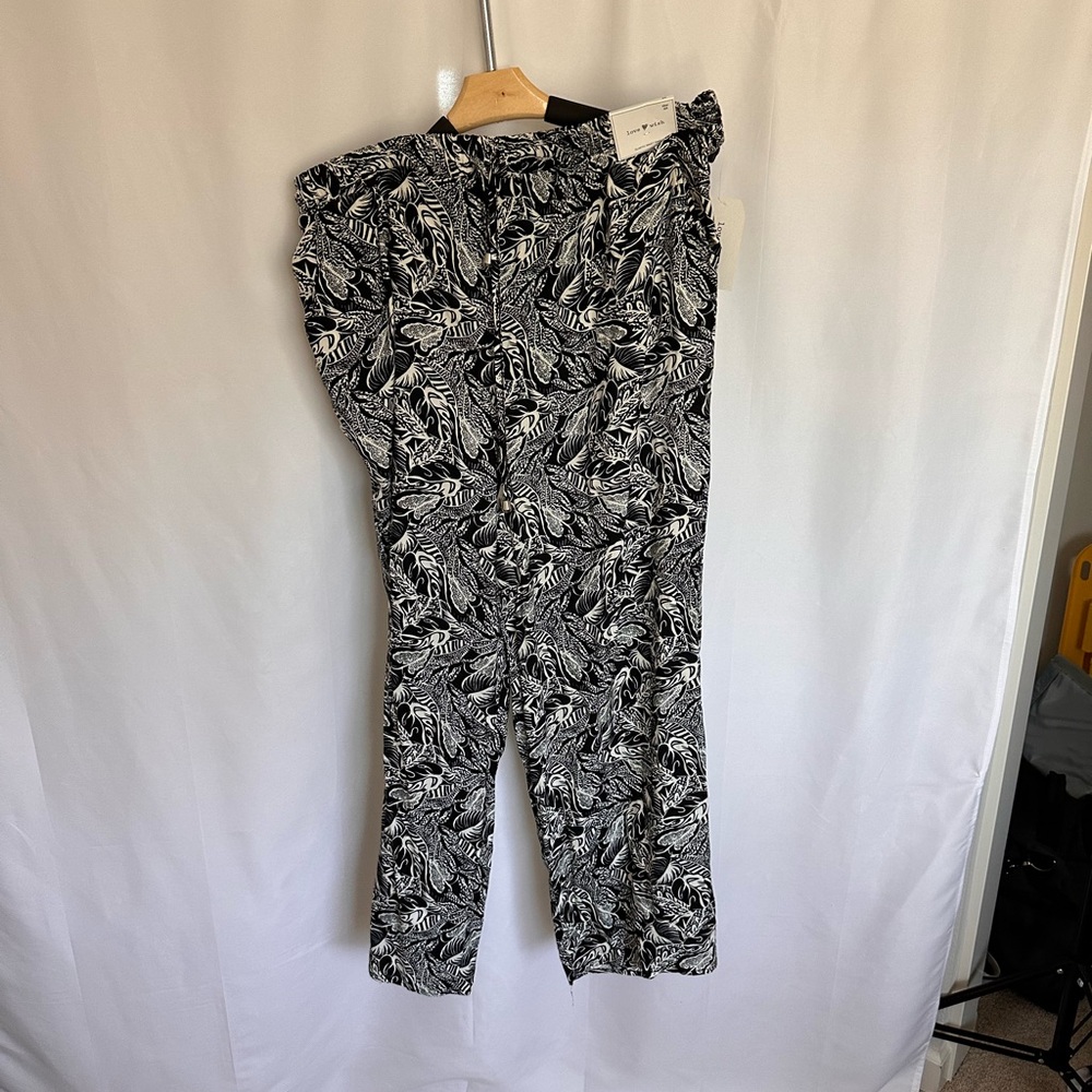 NWT Fun black and white print pants